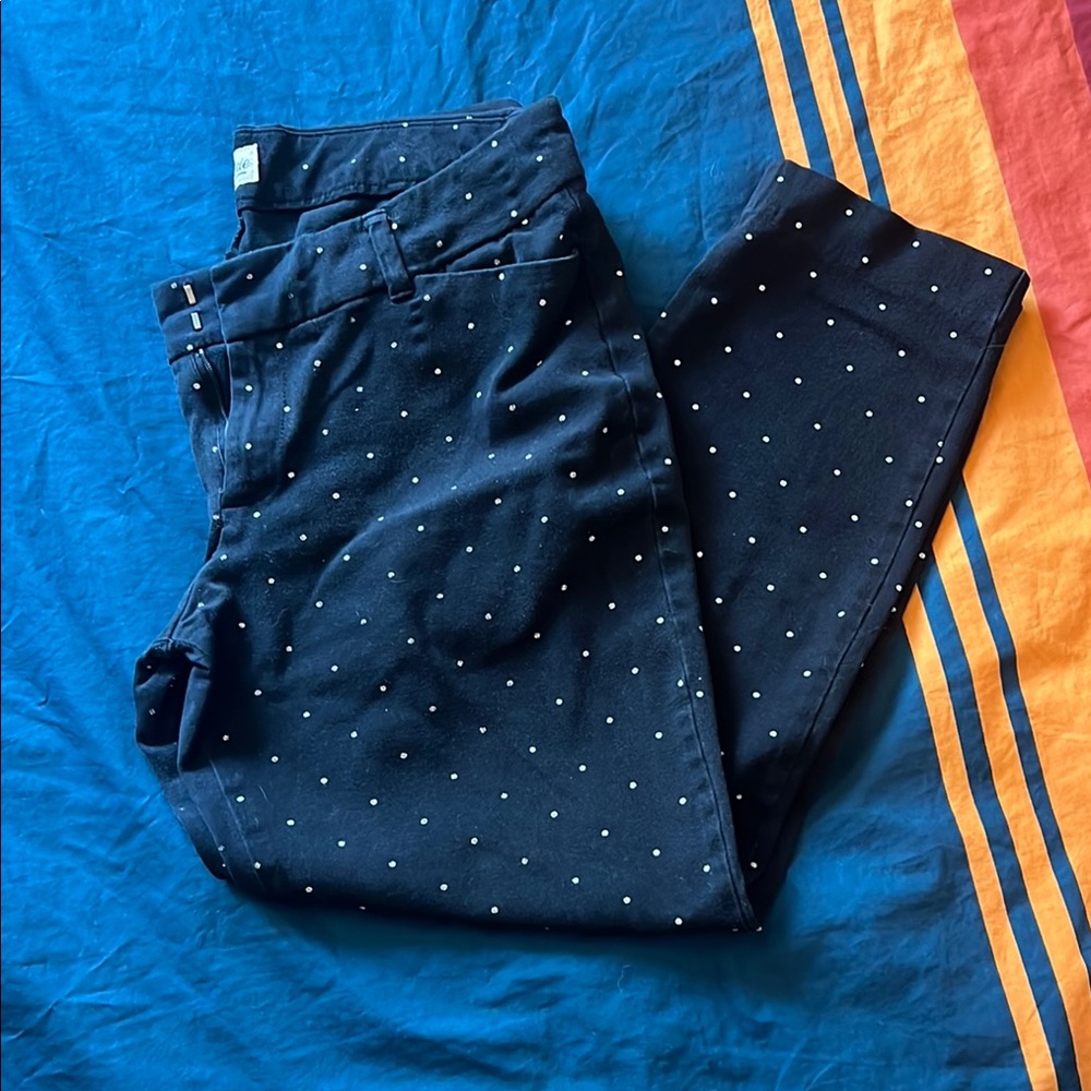 Old Navy Blue and white polka dot capri pants